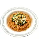 plato de spaghettis con salsa y que con el vapor del calor se forme la palabra "Mom" tattoo design idea